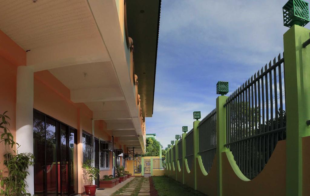 Amerson Pension Place Puerto Princesa Exterior photo