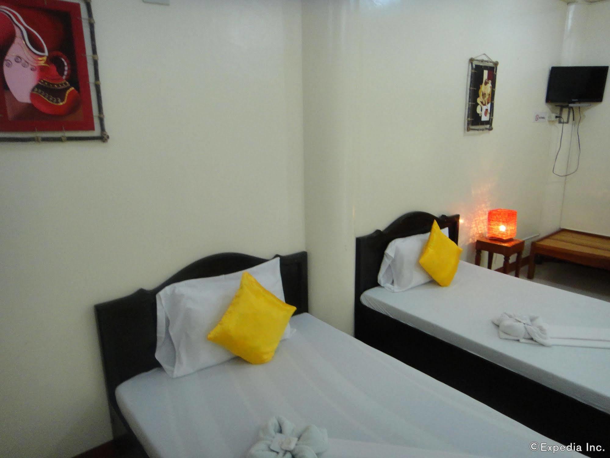 Amerson Pension Place Puerto Princesa Exterior photo